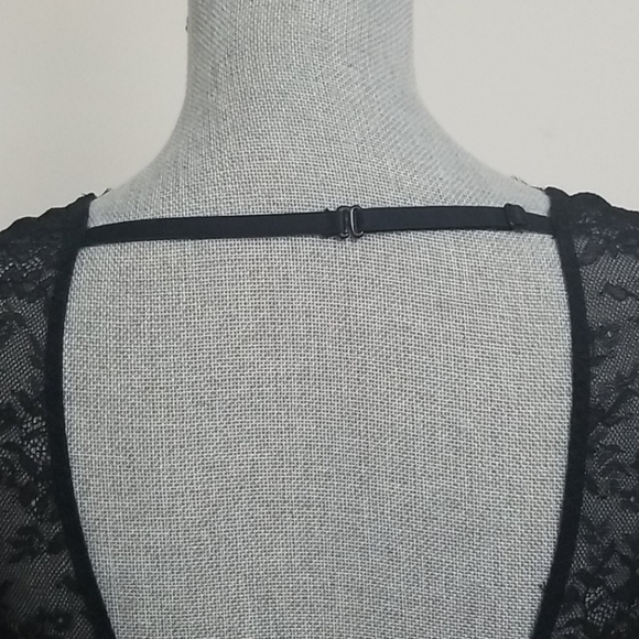 La Senza plunge lace bodysuit - Picture 5 of 7